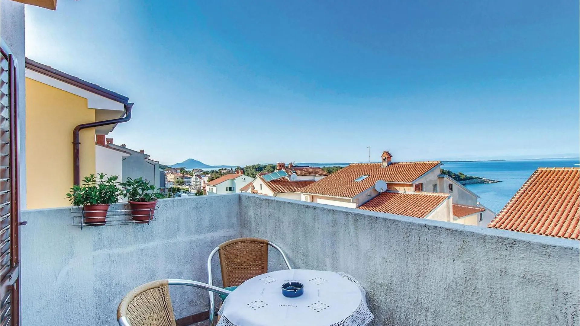 Beautiful Apartment In Mali Losinj With Wifi